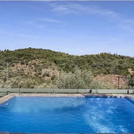 Amaryllis Villa Katoméri