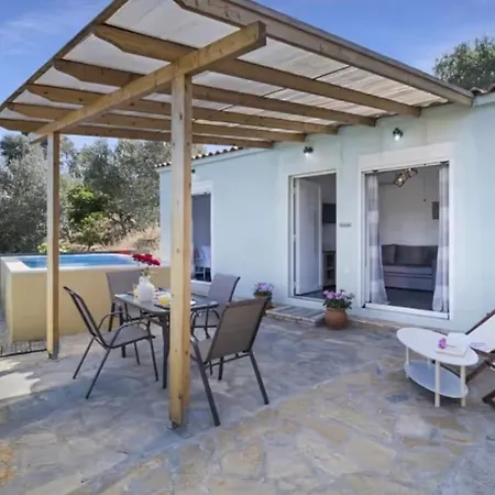 Amaryllis Villa Katoméri